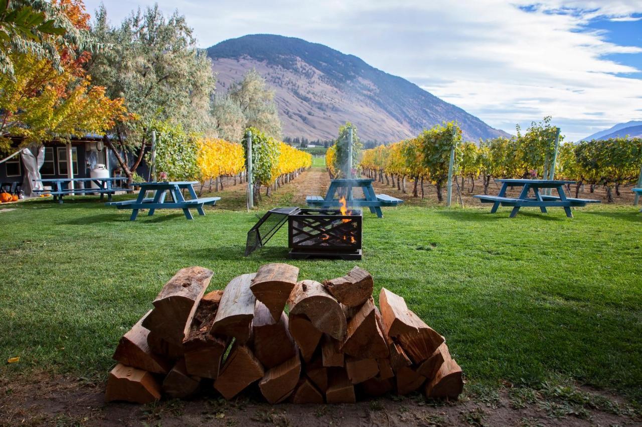 Crowsnest Vineyards Guesthouse Keremeos Exterior foto